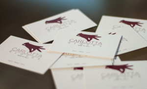 Realizzazione del logo e dei biglietti da visita per Carlotta gloves, Venezia. Logotipo, Marchio, Grafica, Graphic design, Creative Design, Officina11 Studio, Comunicazione, Vicenza.